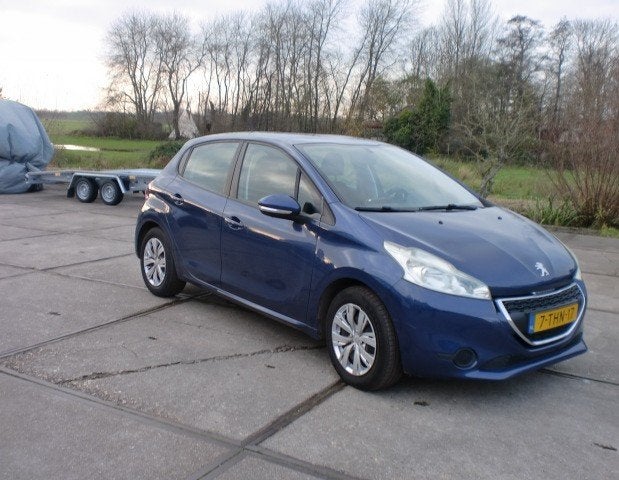 Peugeot 208 1.2 VTI 5D ALLURE AIRCO KM135 DISTRI VV OP KM950, Voorwielaandrijving, Euro 5, Gebruikt, 31 €/maand