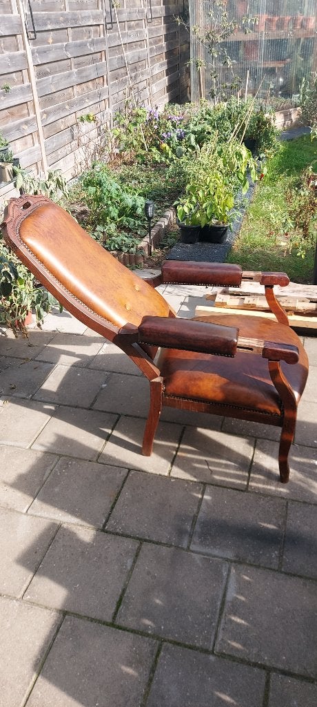 Antieke relax stoel / fauteuil van leer en hout, Huis en Inrichting, Gebruikt, 50 tot 75 cm, Antiek, Ophalen