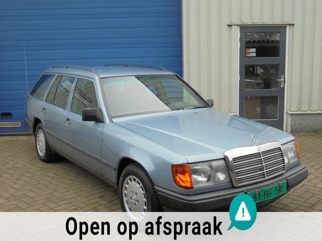 Mercedes-Benz 200-500 (W124) Combi 250 TD 1986, Auto's, Oldtimers, 94 pk, 2497 cc, Blauw, Trekhaak