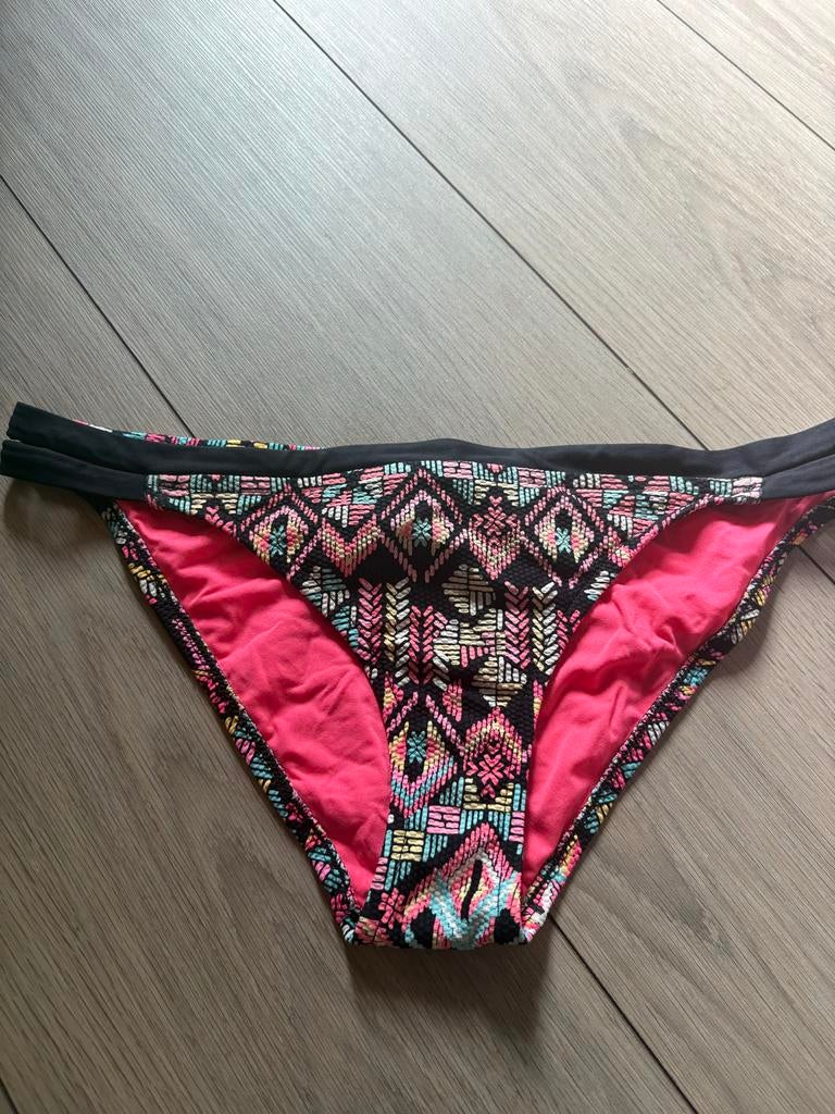 Nieuwe Bikini's (sets & broekjes) - Lascana, Roxy, Hunkemöll, Ophalen, Nieuw, Bikini