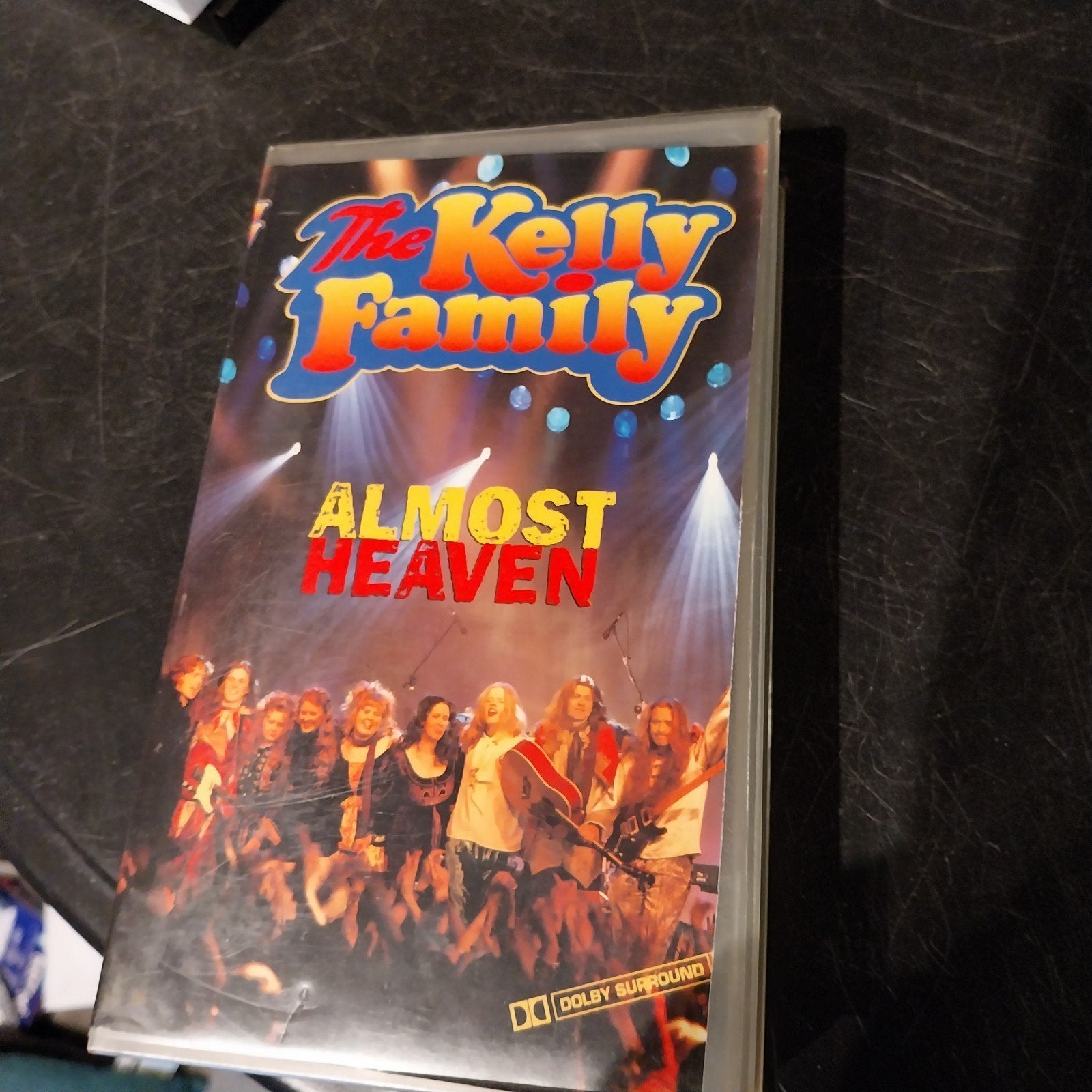 The Kelly Family - Almost Heaven VHS, Cd's en Dvd's, VHS | Film, Muziek, Gebruikt, Alle leeftijden, Ophalen of Verzenden