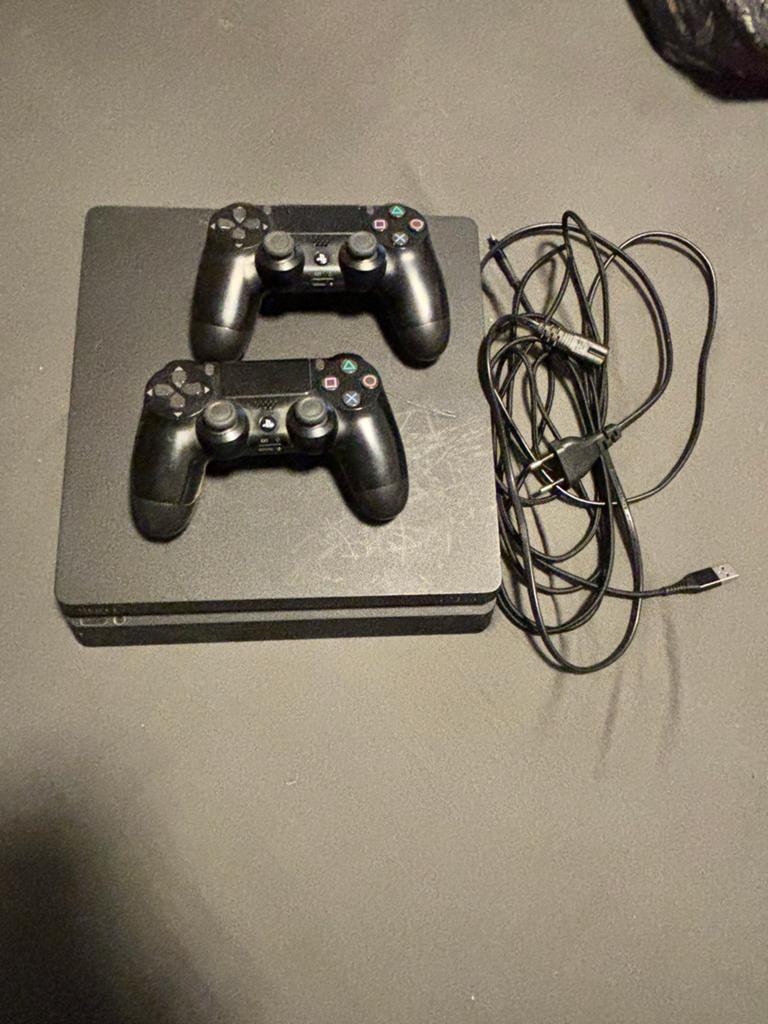 Ps4 met 2 controllers, Spelcomputers en Games, Spelcomputers | Sony PlayStation 4, Ophalen, Met 2 controllers, Original, 500 GB