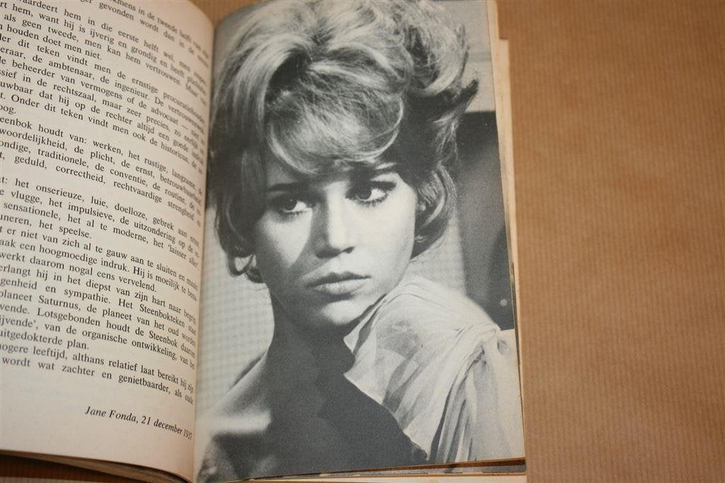 Uw sterrenbeeld, uw type. Winter, 1968., Boeken, Ophalen of Verzenden, Gelezen, Overige onderwerpen, Achtergrond en Informatie