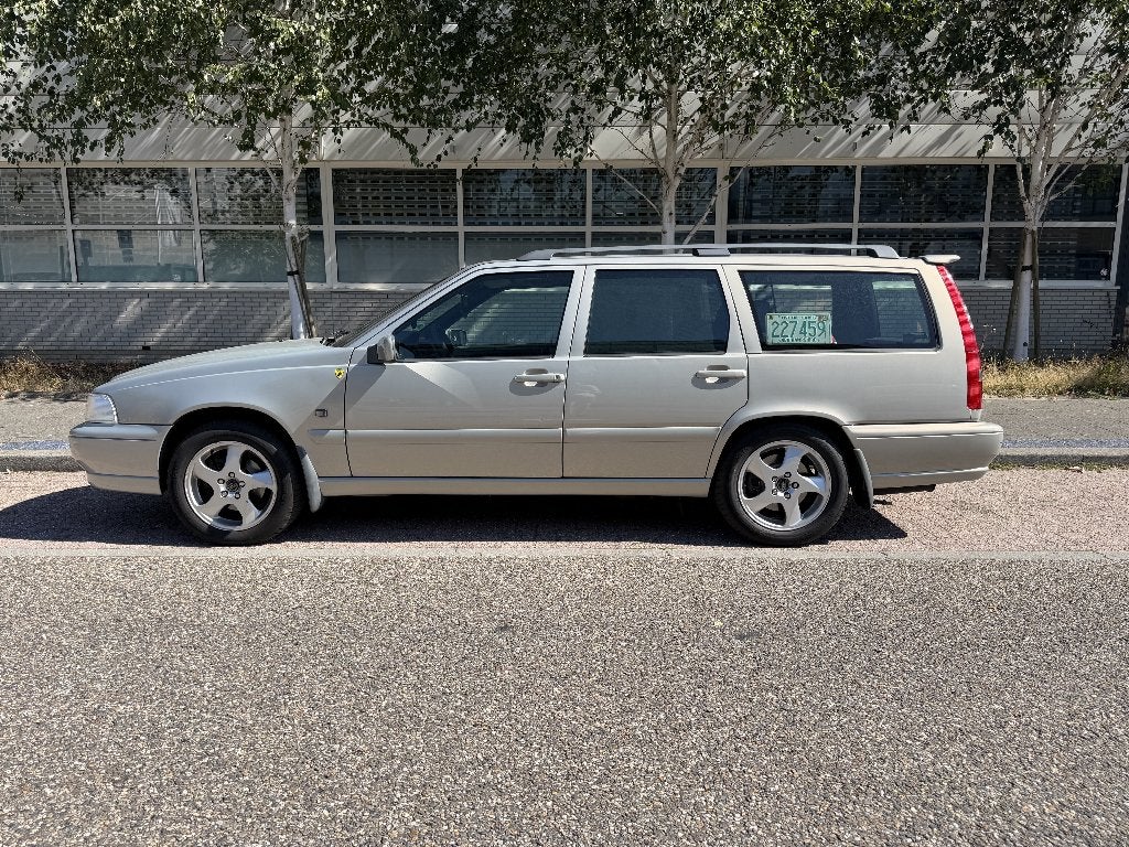 Volvo V70 2.4 T AWD AUT 2000 Grijs, Automaat, Zwart, Stationwagon, 2435 cc