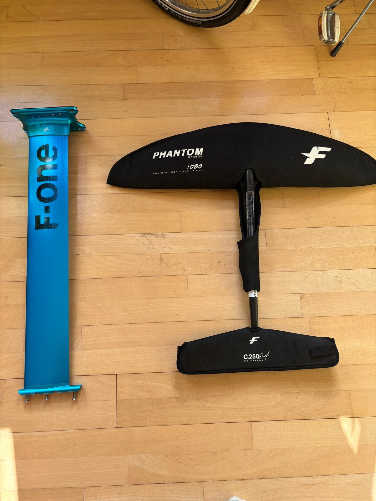 F-one Phantom 1080 foil met alu mast 75cm, Ophalen, Zo goed als nieuw, Wingsurf-hydrofoil