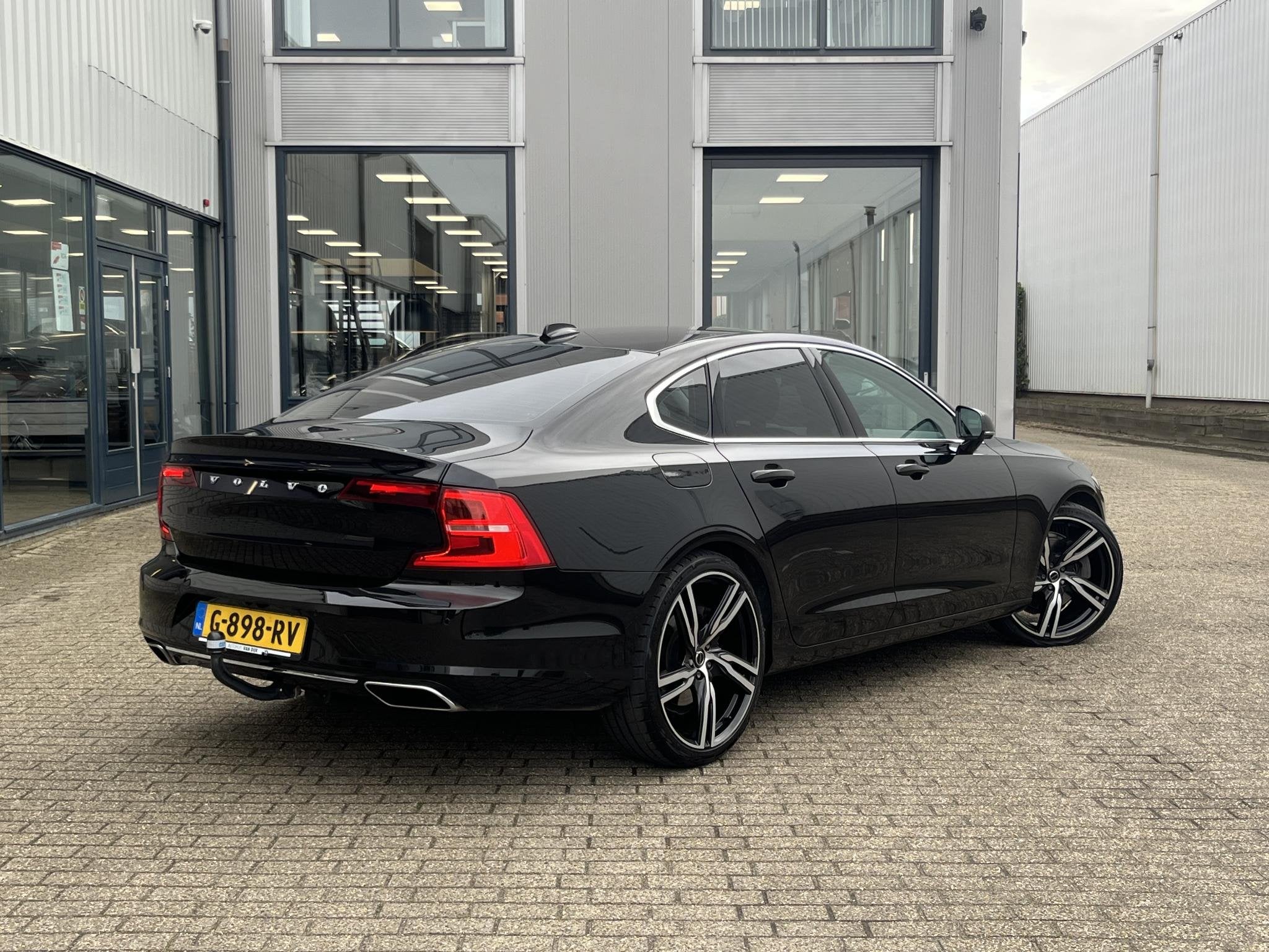 Volvo S90 2.0 T4 Inscription | Navi/Camera/Adapt.Cruise/Clim, 15 km/l, Euro 6, 1969 cc, Zwart
