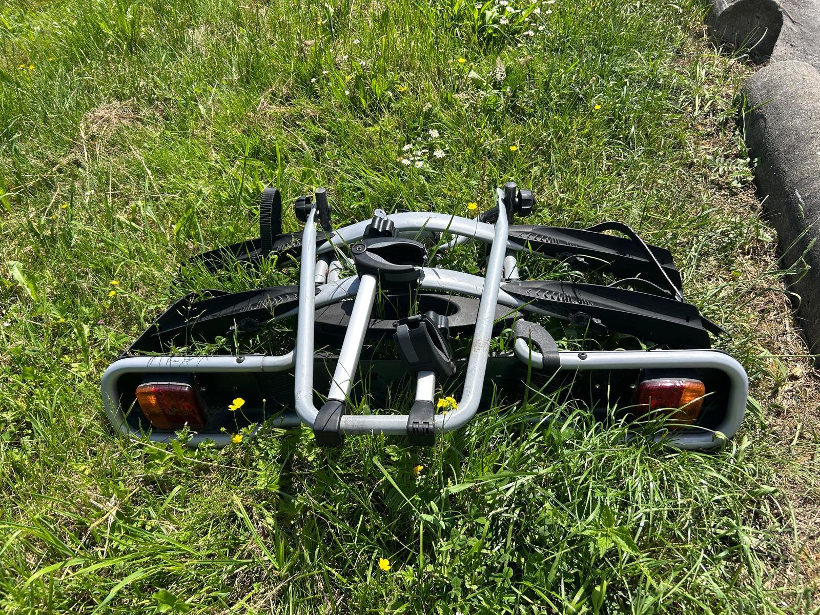 Fietsendrager voor twee fietsen Thule, Auto diversen, Fietsendragers, Ophalen, 2 fietsen, Gebruikt, Trekhaakdrager