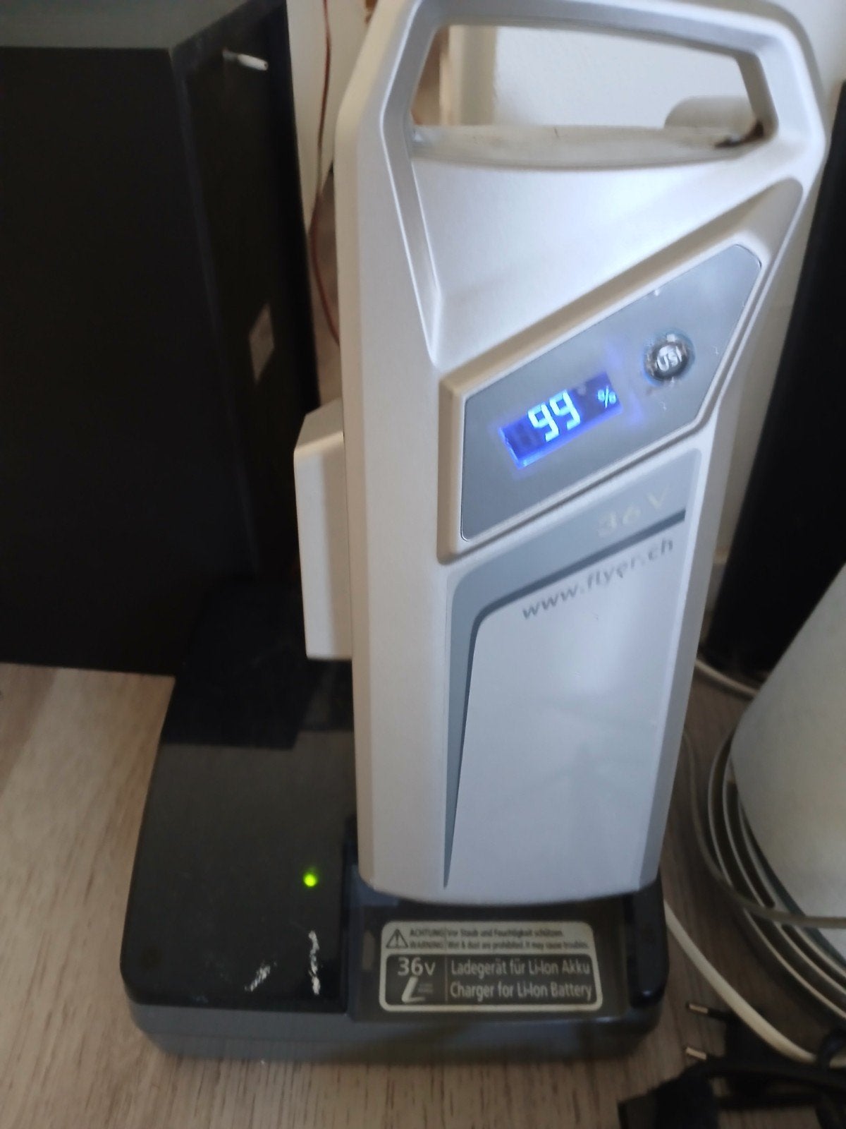 36 v accu flyer +lader 63km aktieradius