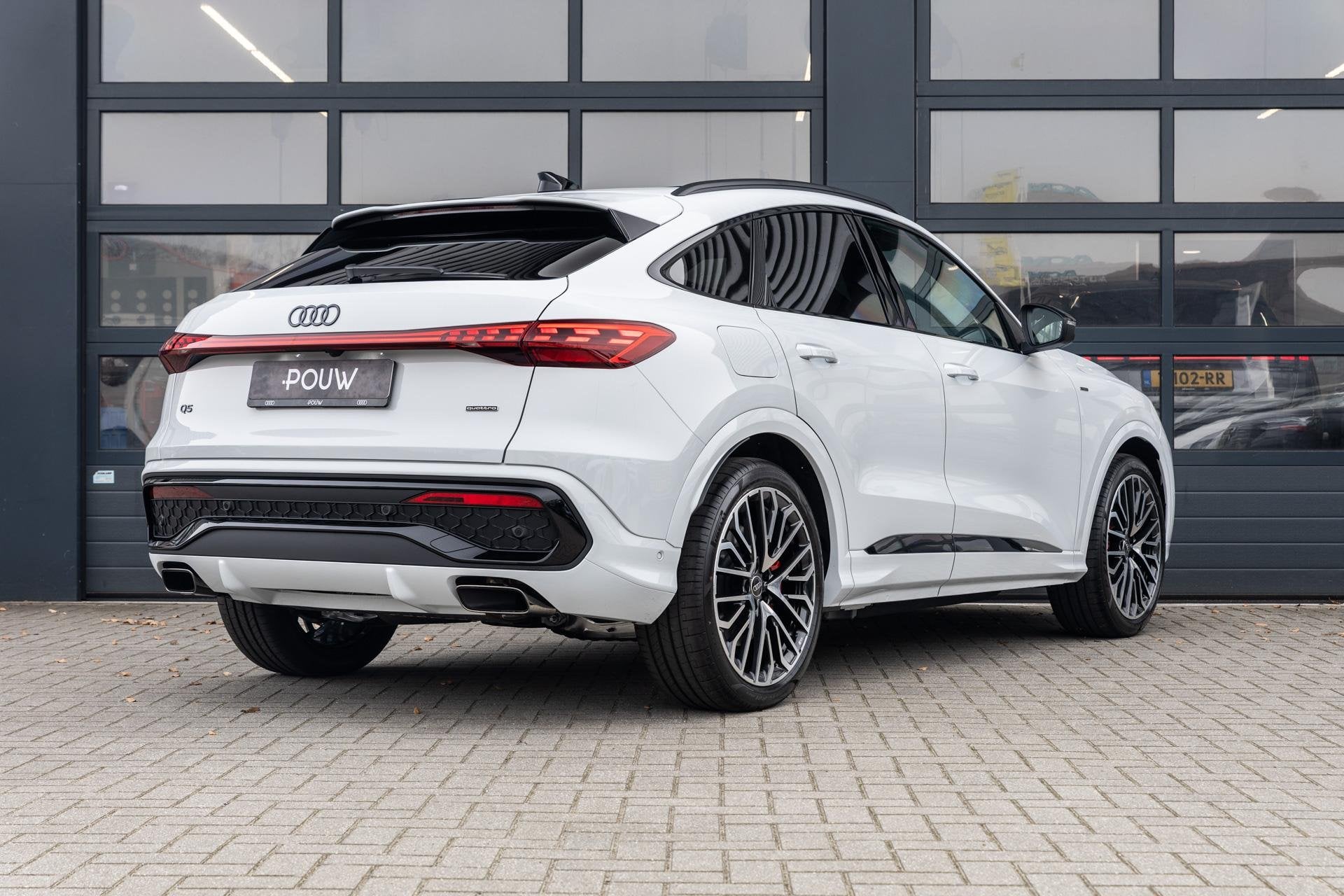Audi Q5 Sportback 2.0 TFSI e-hybrid quattro S Edition Compet, 12 maanden, 4 cilinders, 150 min, Bedrijf