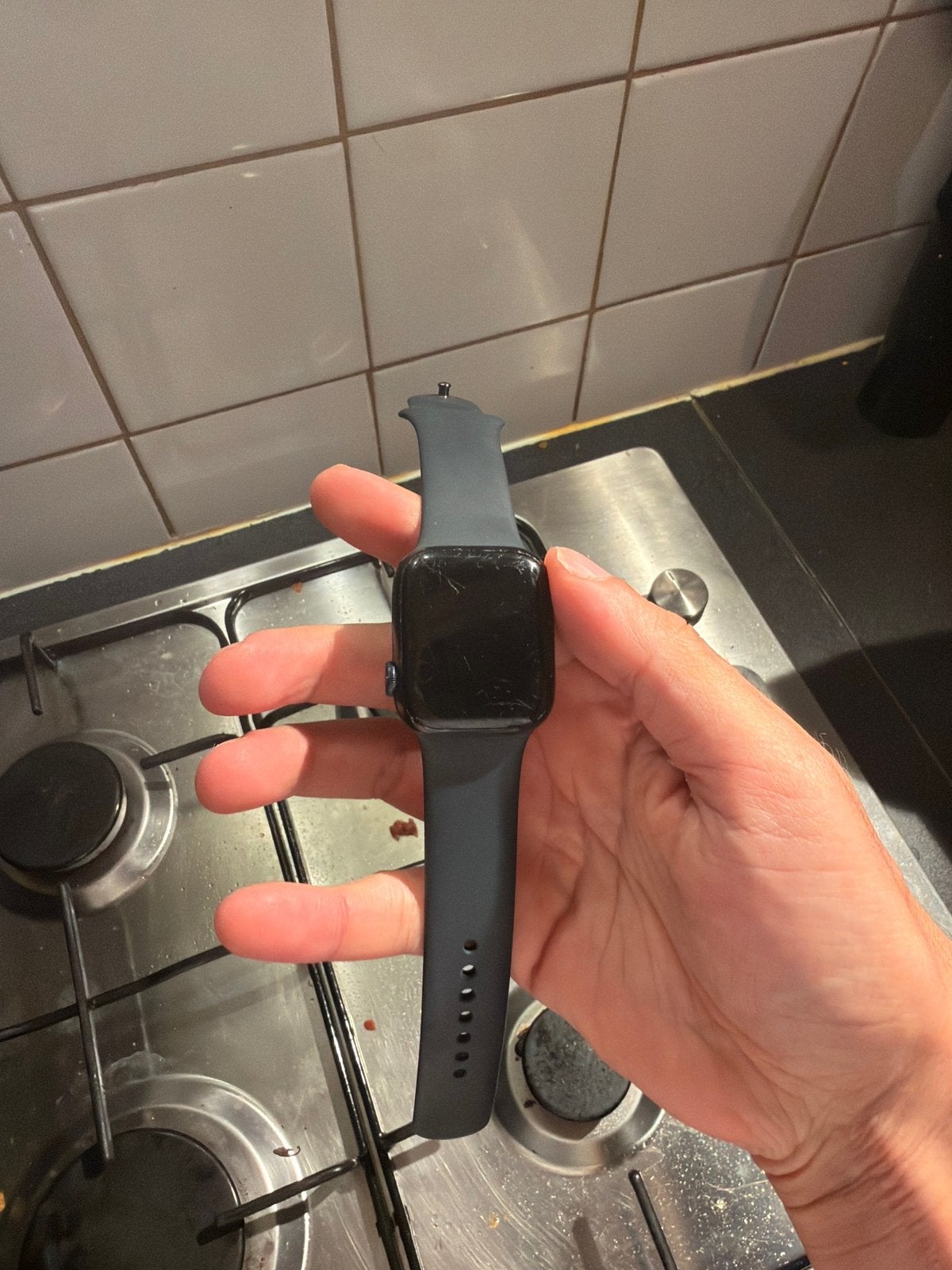 Apple Watch Series 8 – Defect /Voor onderdelen of knutselaar, Ophalen of Verzenden, Zo goed als nieuw, Zwart, IOS