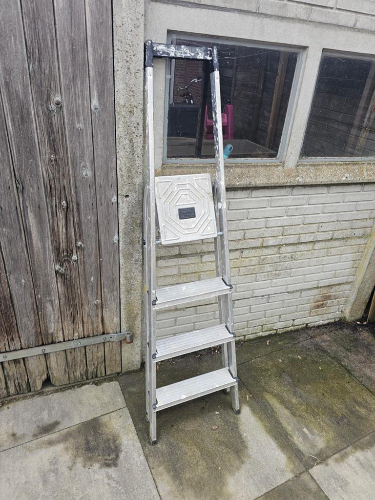 Stevige trap ladder met 3 treden en platform, Ophalen, Gebruikt, Trap