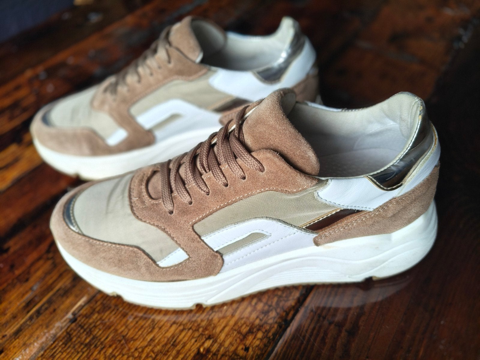 HIP sneakers dames bruin/wit leer maat 40, Hip, Overige kleuren, Ophalen of Verzenden, Sneakers of Gympen
