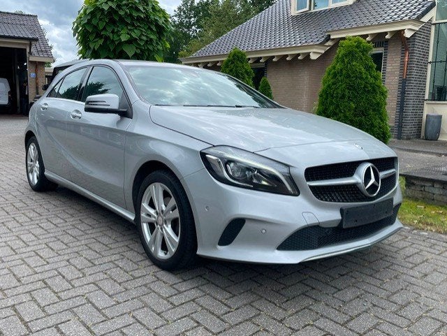 Mercedes-Benz A-klasse 180 d SPORT NAVI LED PDC, Automaat, Elektrische ramen, Gebruikt, Leder en Stof