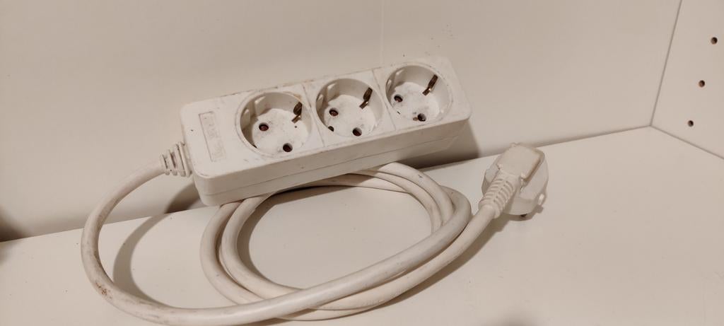 Witte stekkerdoos met 3 stopcontacten en kabel, Ophalen, Gebruikt, Stopcontact