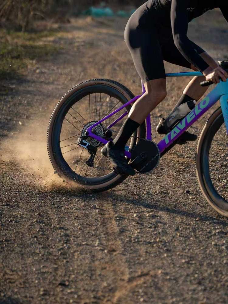 Foto 2 van !!NIEUW!! TAVELO GROW AERO RACE GRAVEL💨