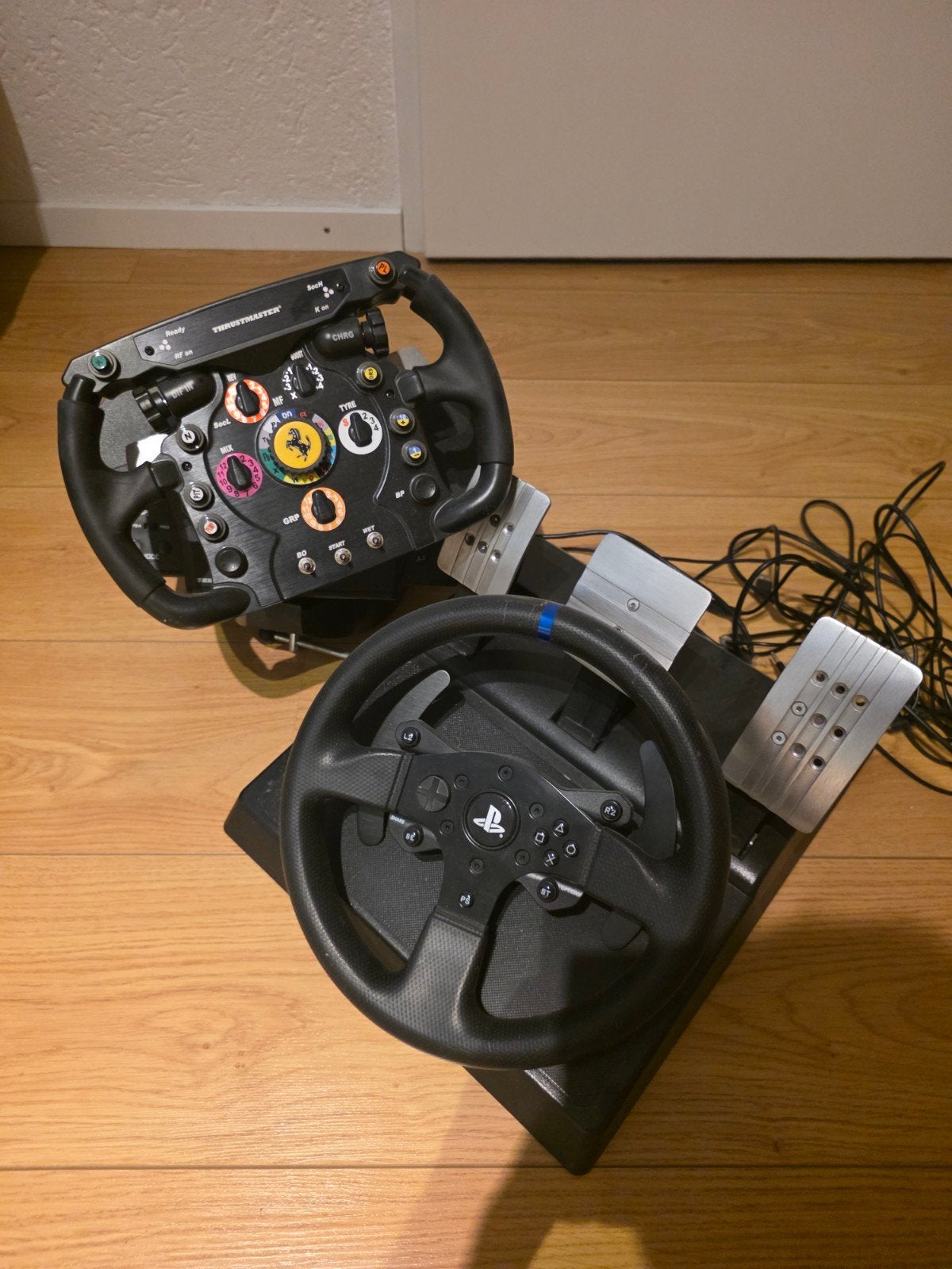Thrustmaster Ferrari Stuur & Pedalen voor PlayStation, Spelcomputers en Games, Ophalen, Gebruikt, Stuur of Pedalen, PlayStation 4