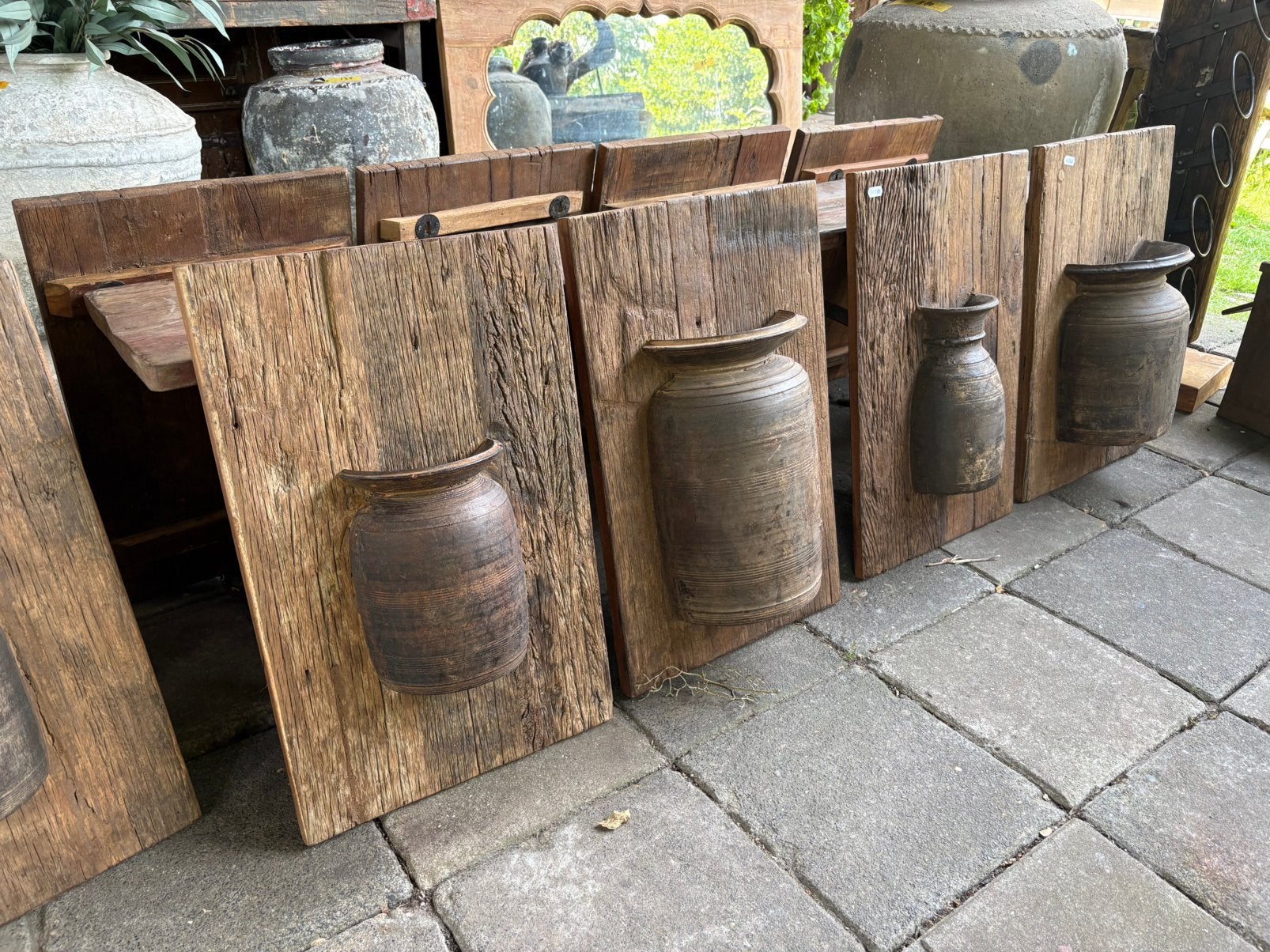 Oude Nepalese pot op Railwood plank - ACTIE!!, Ophalen of Verzenden, Zo goed als nieuw, Nvt, Nvt