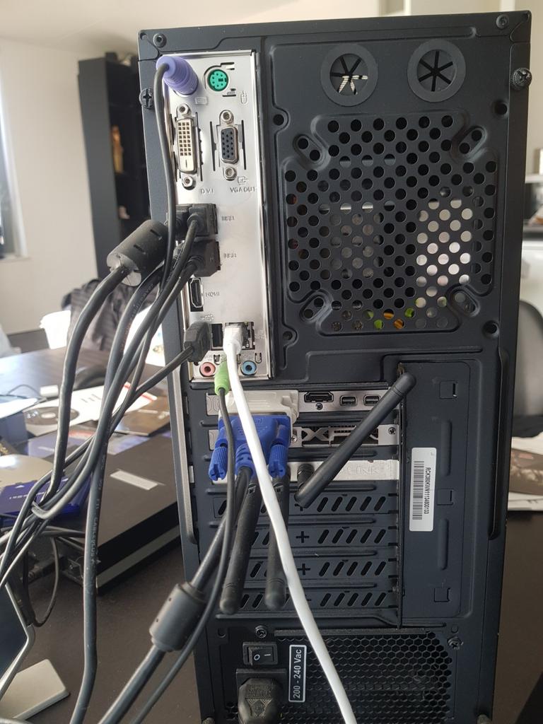 pc nieuwstaan, Computers en Software, Servers, Ophalen of Verzenden, Zo goed als nieuw, Onbekend