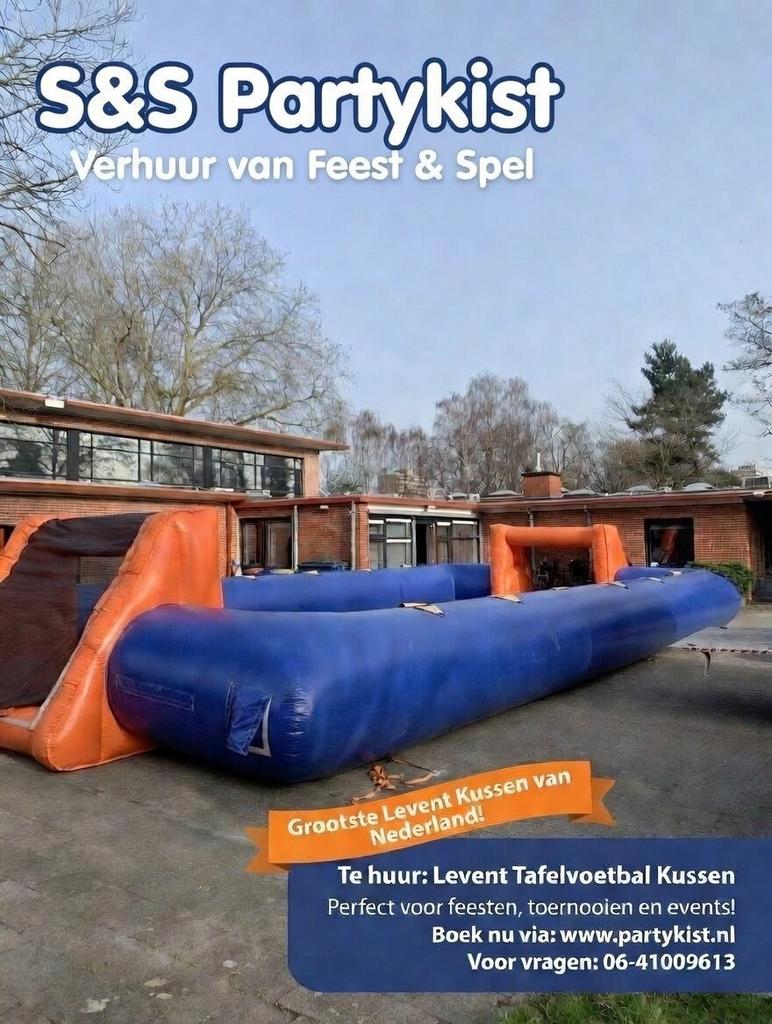 Te huur. Groot opblaas voetbal veld., Ophalen of Verzenden
