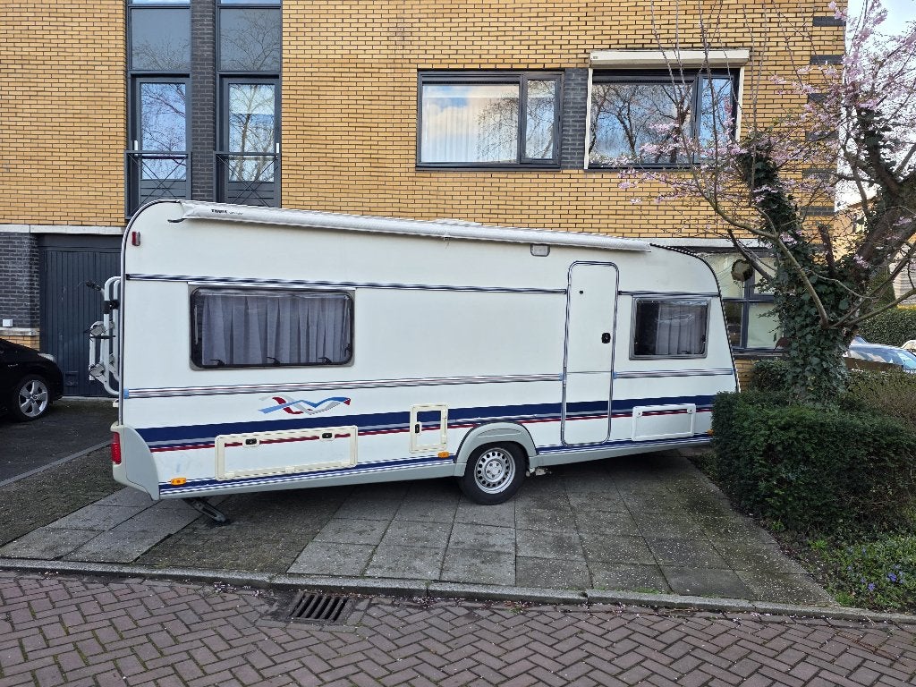 Prachtige Wilk 542S (1999) caravan enkel bedden, Caravans en Kamperen, Caravans, 2 aparte bedden, Rondzit, 7 tot 8 meter, Particulier