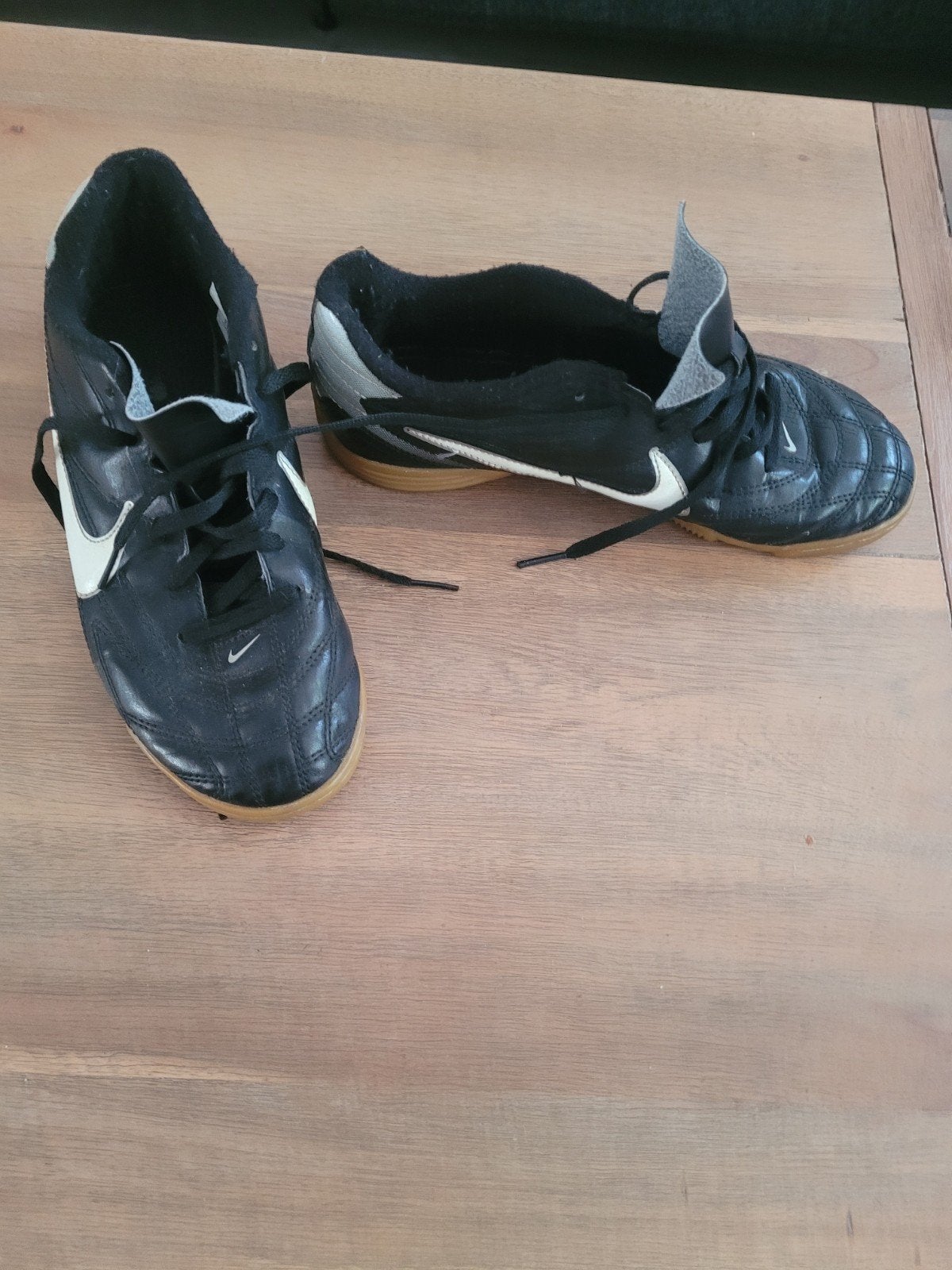 nike zaal schoenen maat 37.5, Ophalen of Verzenden, Gebruikt, Schoenen