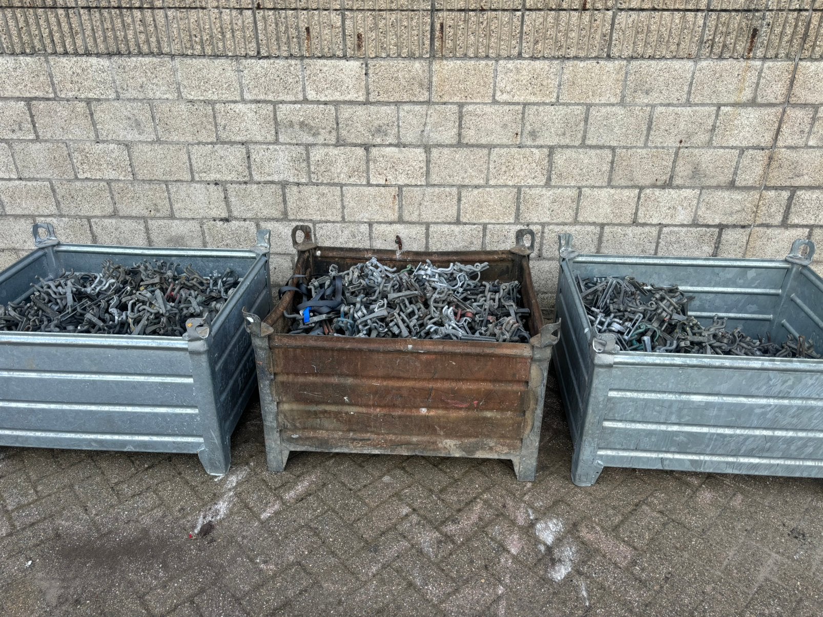 Van Thiel Steigerklemmen - Kruisklemmen gebruikt - 800 stuks