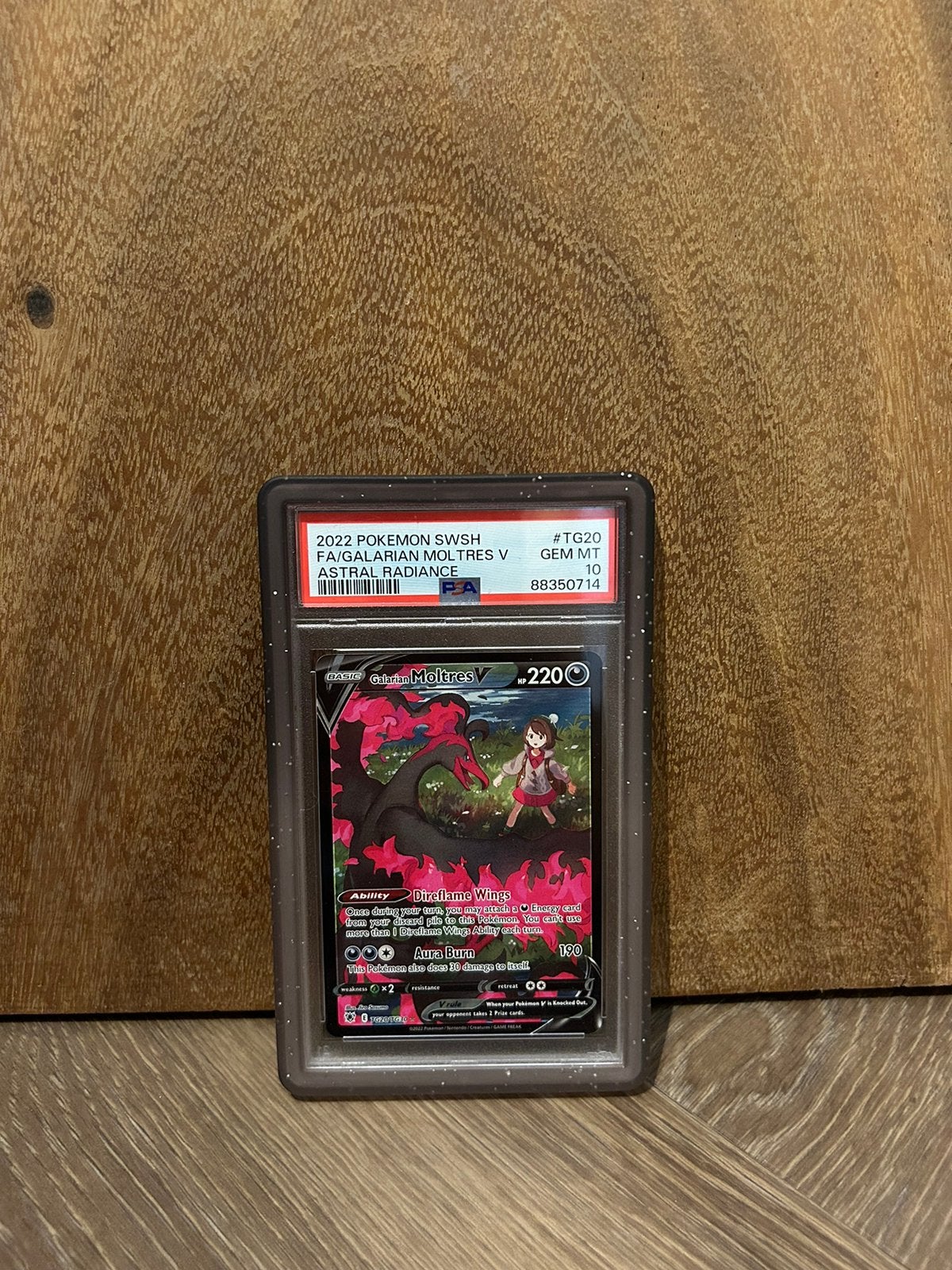 PSA 10 Galarian Moltres V, Ophalen of Verzenden, Zo goed als nieuw