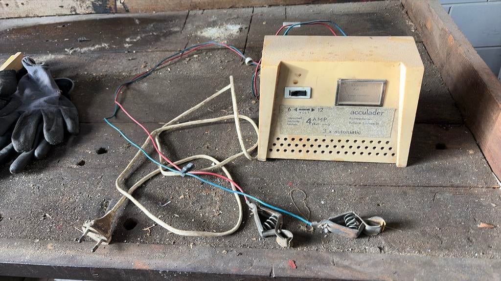 Antieke acculader 6 en 12v, Motoren, Ophalen