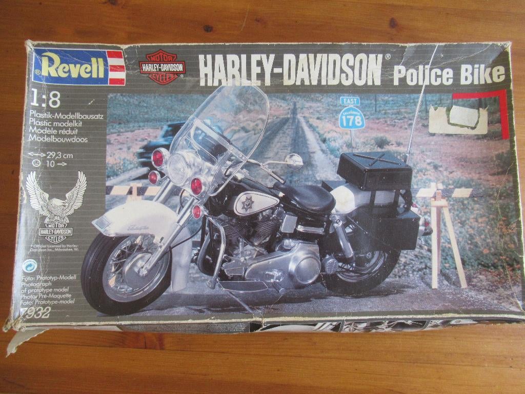 Harley Davidson Police Bike (Revell 1/8), Hobby en Vrije tijd, Modelbouw | Auto's en Voertuigen, Revell, Ophalen of Verzenden