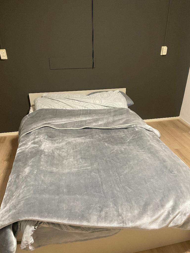 Bed  140X200, Huis en Inrichting, Slaapkamer | Bedden, Ophalen, Gebruikt, Eenpersoons, Beige