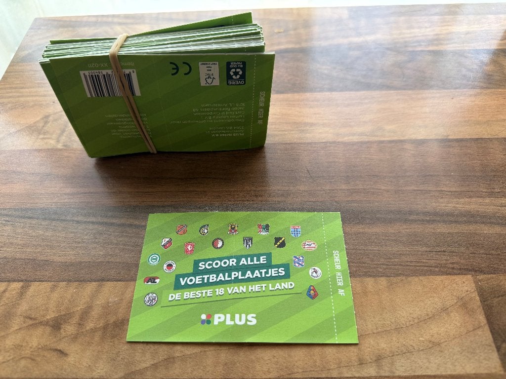Plus voetbalplaatjes ongeopend, Verzamelen, Supermarktacties, Plus, Ophalen of Verzenden