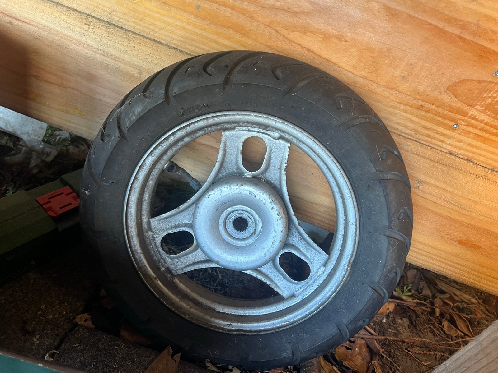 Ludix achterband met velg, Fietsen en Brommers, Ophalen of Verzenden, Gebruikt, Overige typen, Peugeot