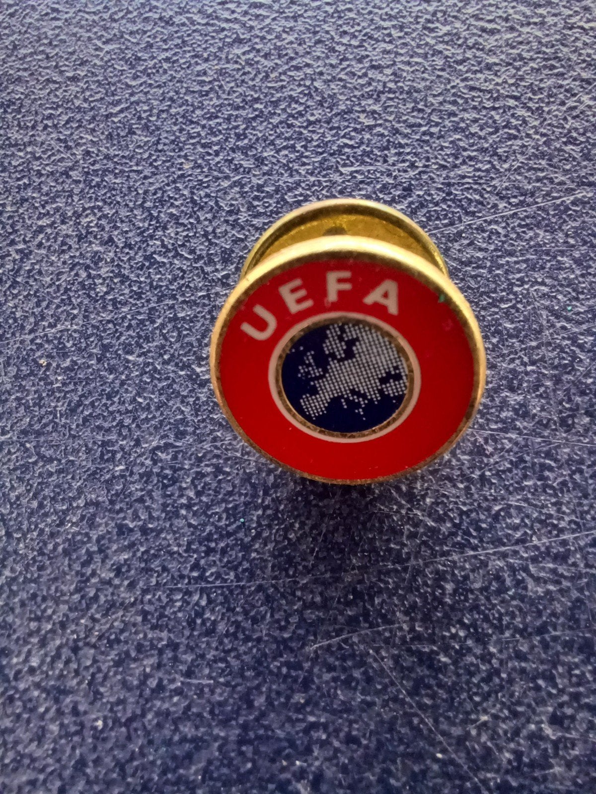 Pin van UEFA (voetbal Zwitserland), Ophalen of Verzenden, Gebruikt, Sport, Speldje of Pin