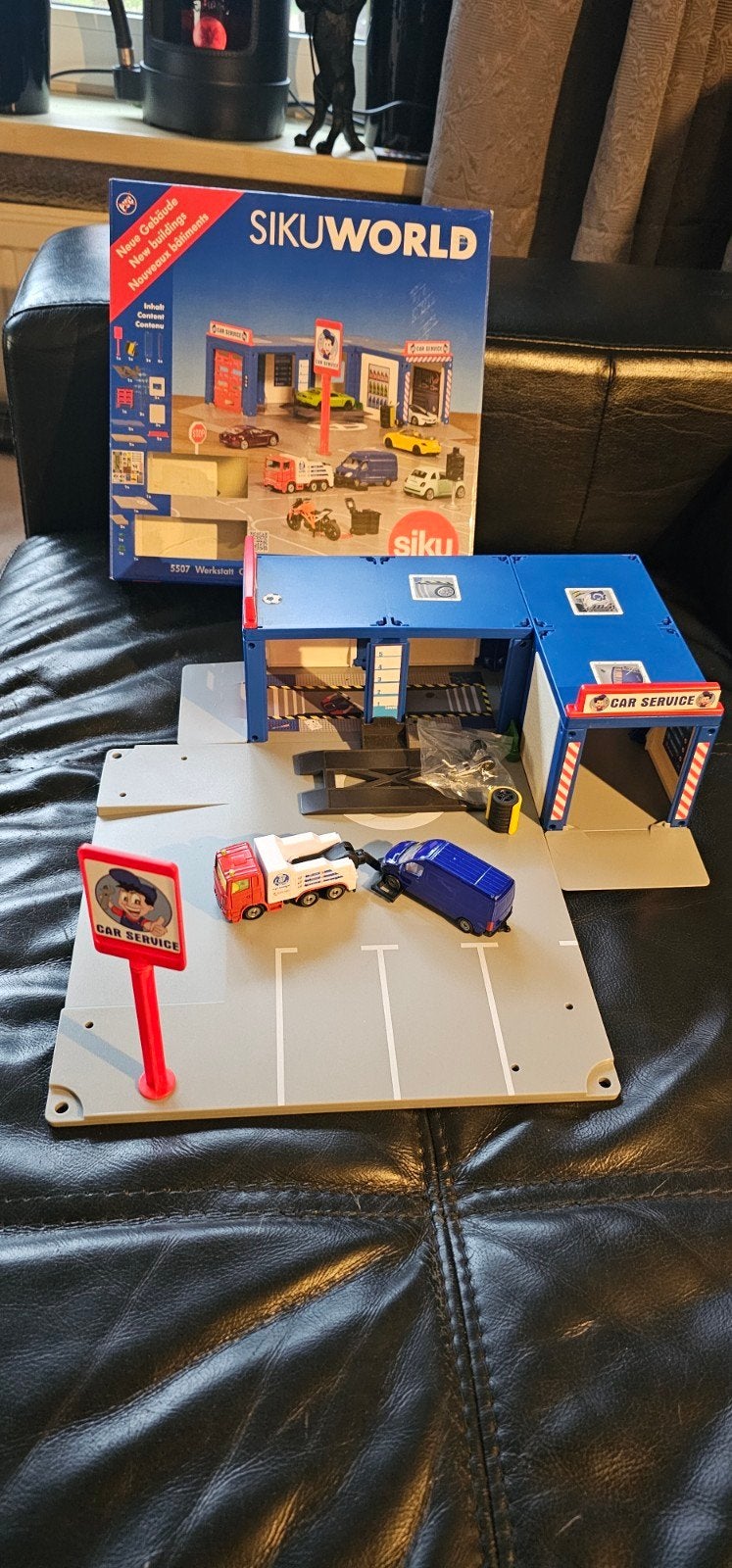 Siku World Werkplaats Garage met auto's en doos, Ophalen of Verzenden, Zo goed als nieuw