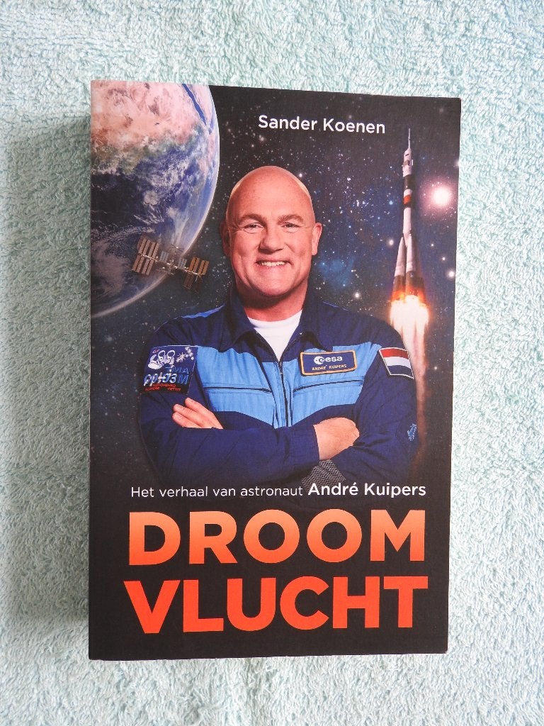 Droomvlucht - Het verhaal van astronaut André Kuipers, Ophalen of Verzenden, Zo goed als nieuw