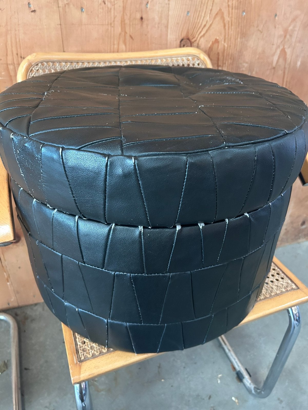 Vintage design hocker zwart De Sede Patchwork poef Ottoman, Ophalen of Verzenden, Gebruikt, Rond, Leer
