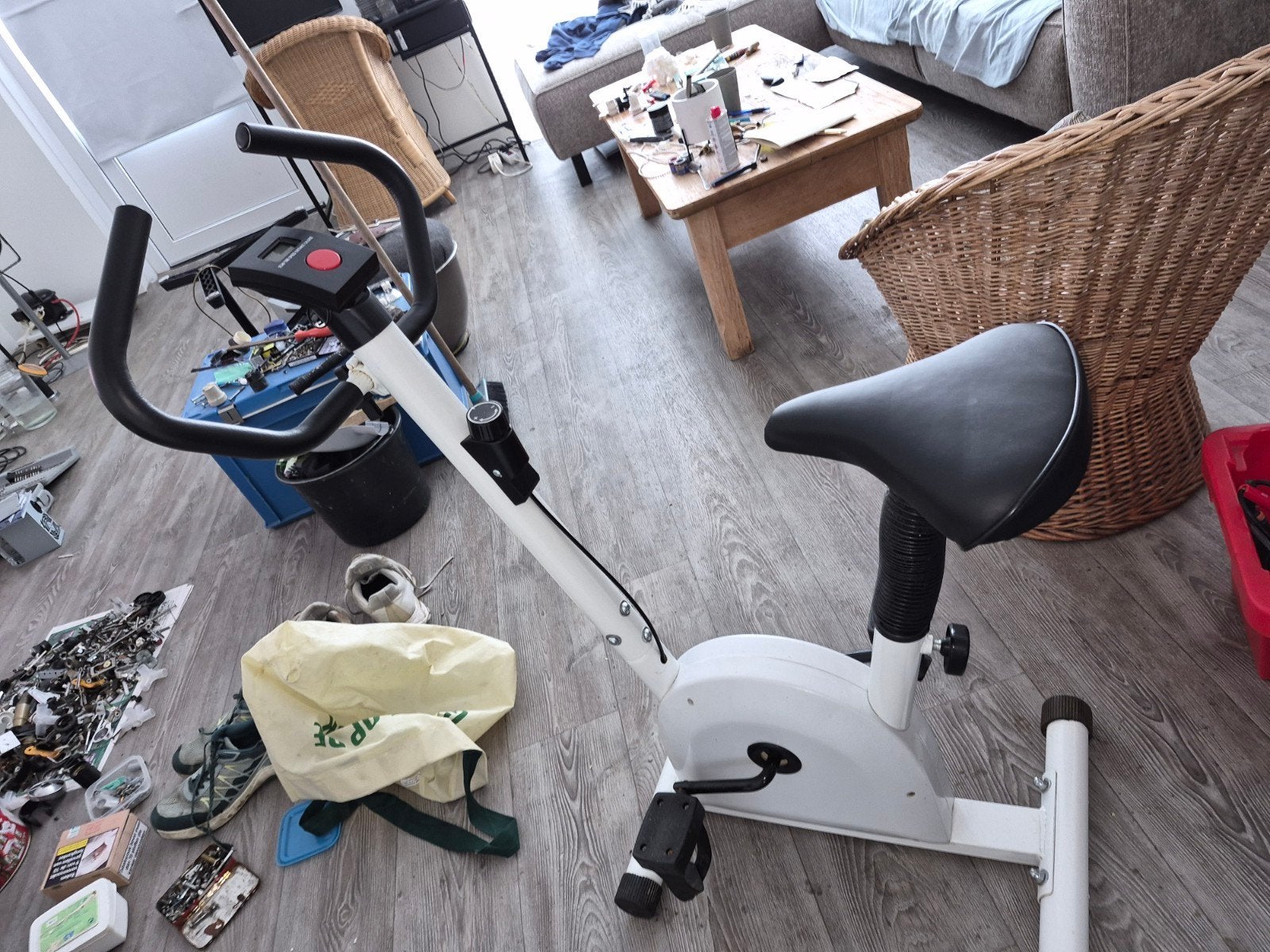 Nieuwe witte hometrainer - lichtgewicht (20-25 kg), Ophalen of Verzenden