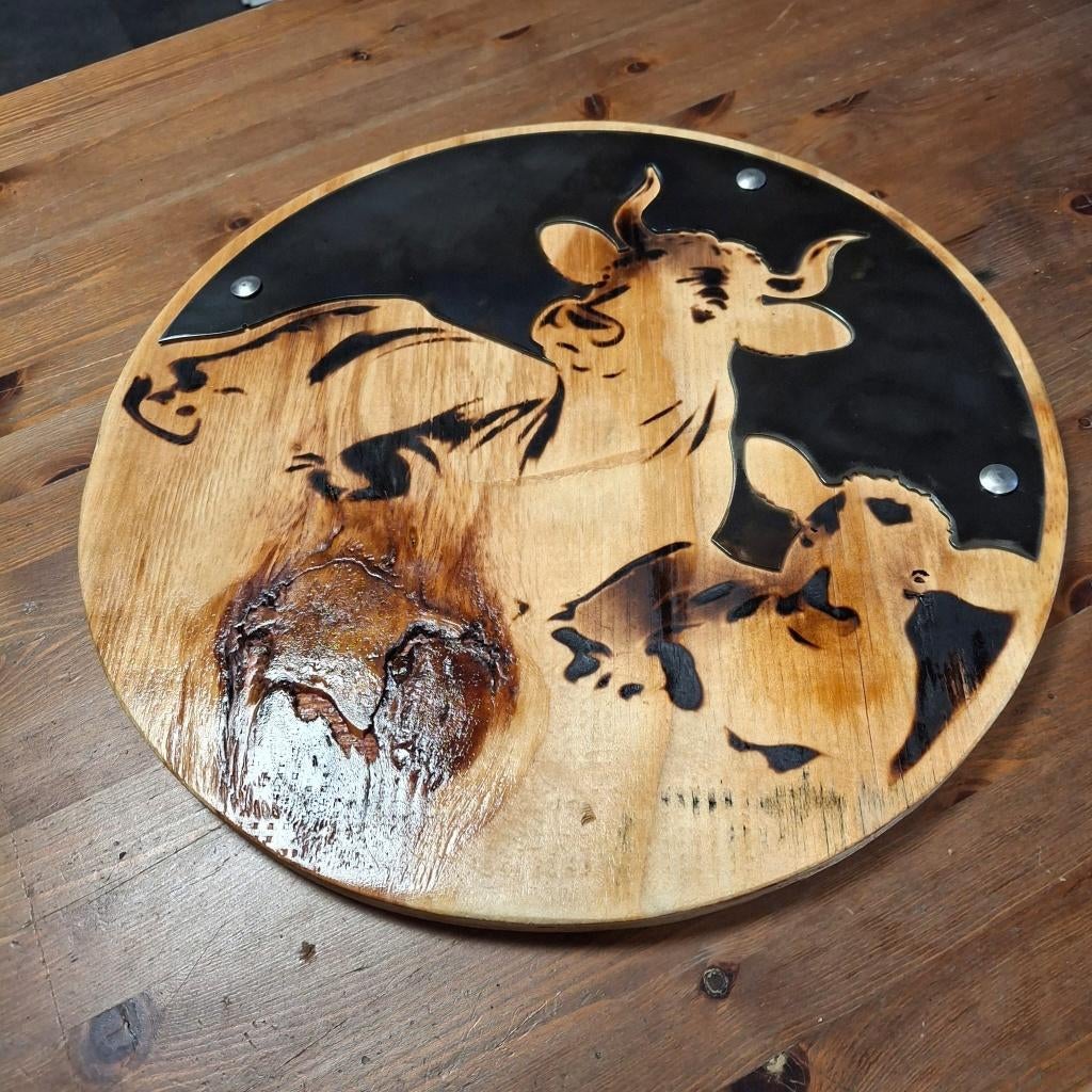 Koe met kalfje - Hout en plaatstaal - Borrelplank / Wandbord, Ophalen of Verzenden, Nieuw