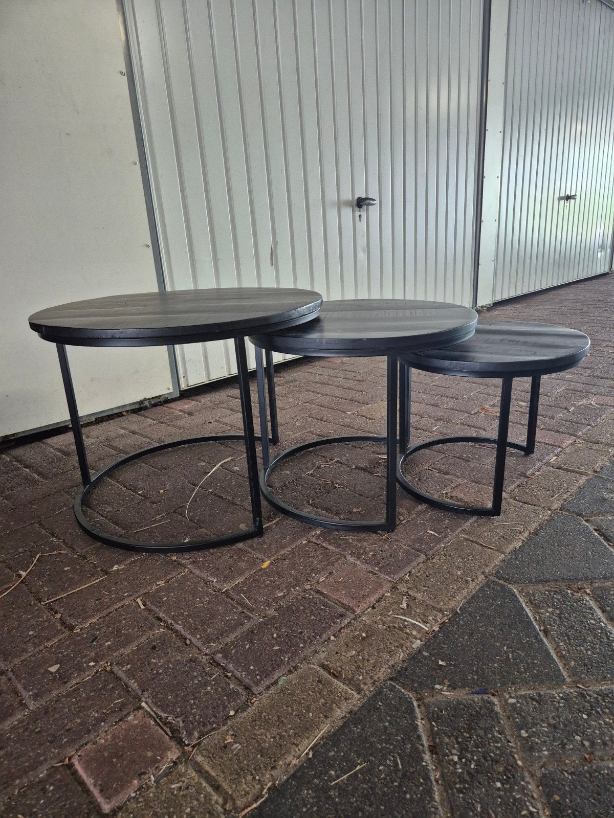 Set van 3 zwarte ronde bijzettafels, Overige houtsoorten, 50 – 75, 50 tot 100 cm, Modern, Industrieel