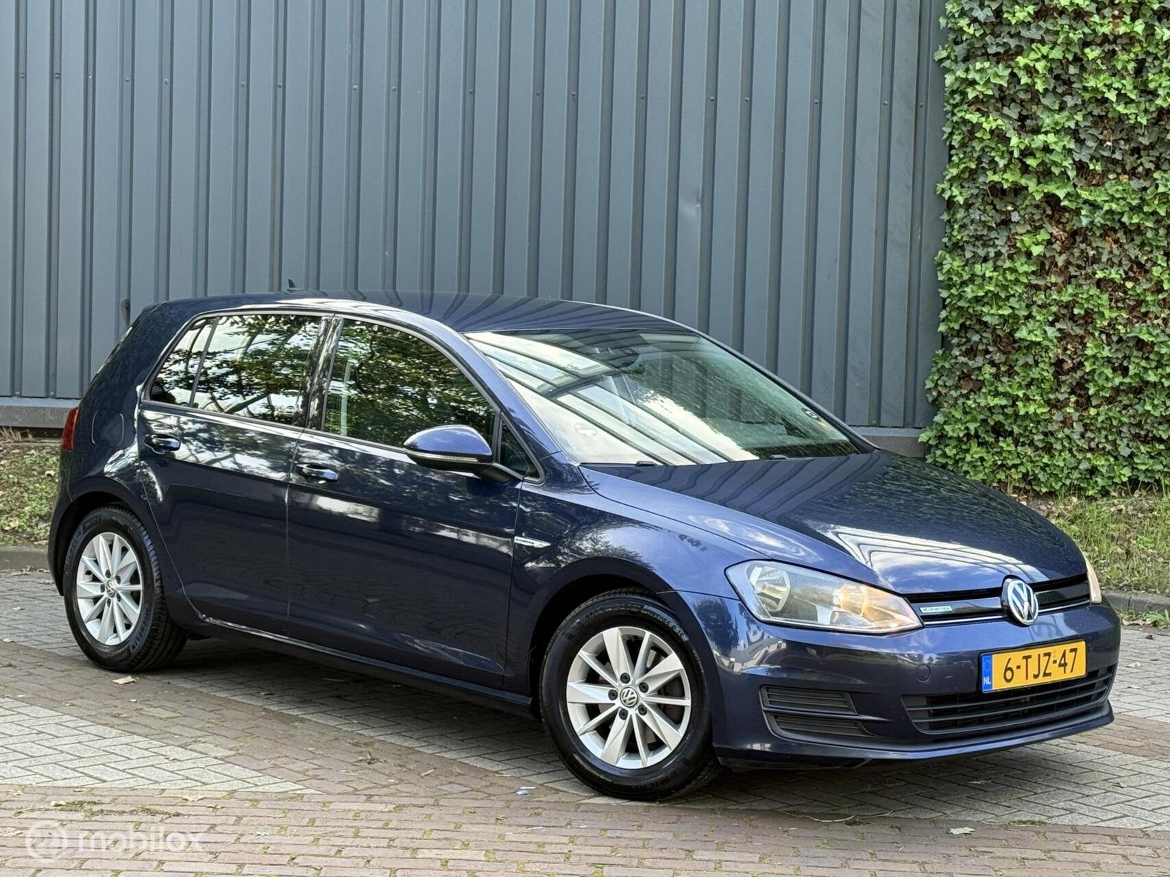 Volkswagen Golf 1.6 TDI Edition BlueMotion|Navi|Trekhaak|pdc, Auto's, Voorwielaandrijving, Euro 5, Stof, Gebruikt