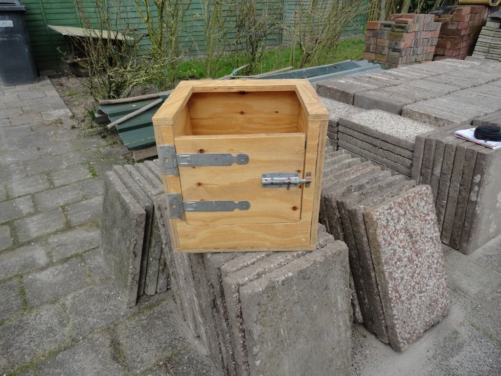 Hokje, houten hokje met deurtje zgan, Minder dan 60 cm, Minder dan 75 cm, Ophalen of Verzenden, Zo goed als nieuw