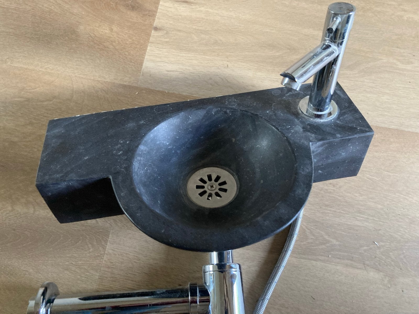 Compacte wastafel van natuursteen met kraan, Ophalen, Gebruikt, Steen, Wastafel