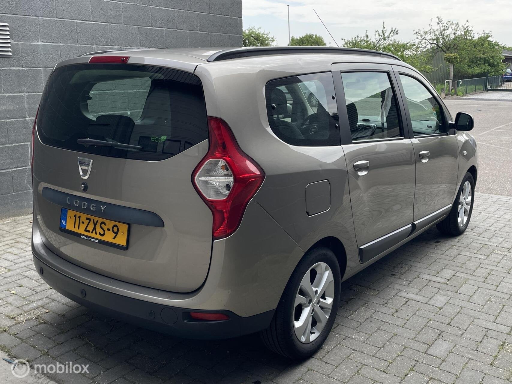 Dacia Lodgy 1.2 TCe | 7-Persoons | AIRCO | Navi | Parkeersen, Auto's, Euro 5, Gebruikt, Bruin, Origineel Nederlands