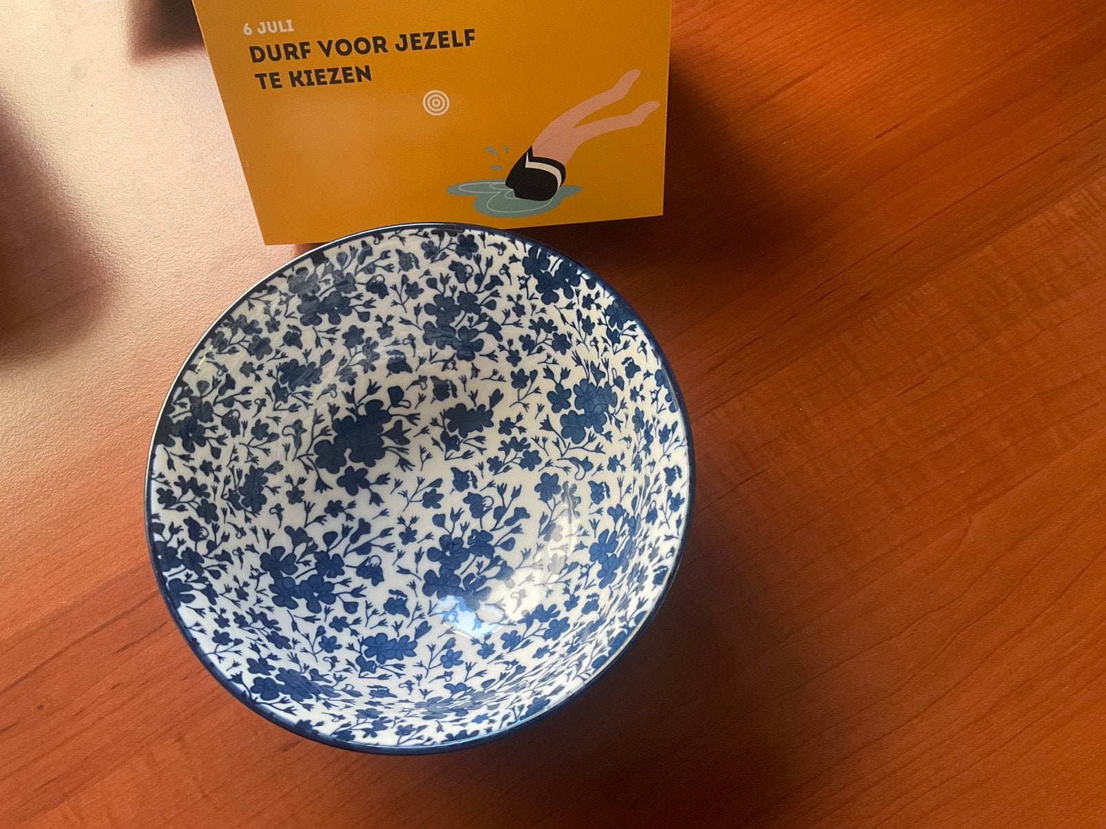 Gusta celebrate the day/schaaltje 15.4/ blauw-wit, Huis en Inrichting, Keuken | Servies, Ophalen of Verzenden, Overige stijlen