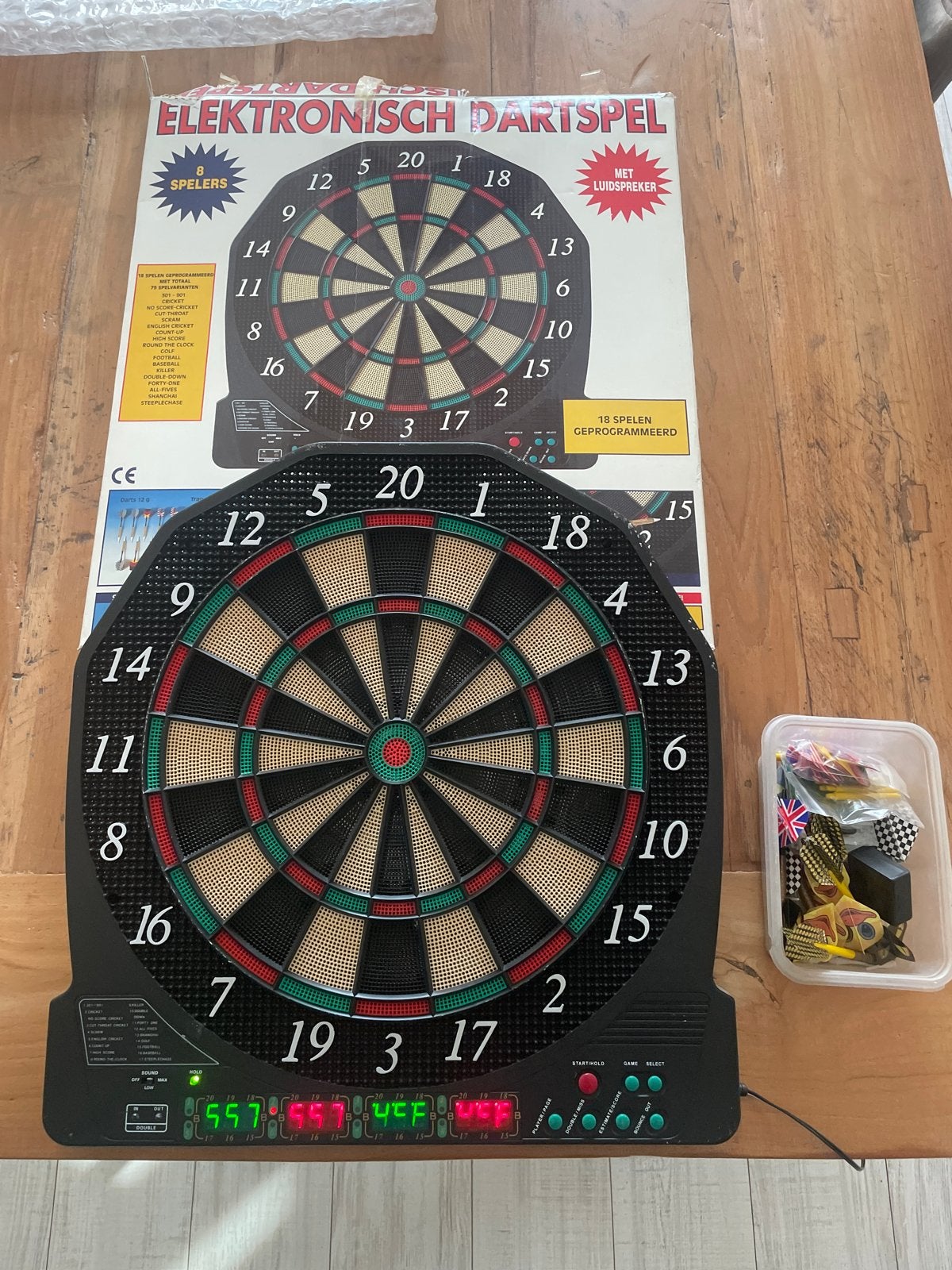 Elektronisch dartbord met soft tip pijlen en accessoires, Ophalen, Gebruikt, Dartbord met pijlen, Elektronisch