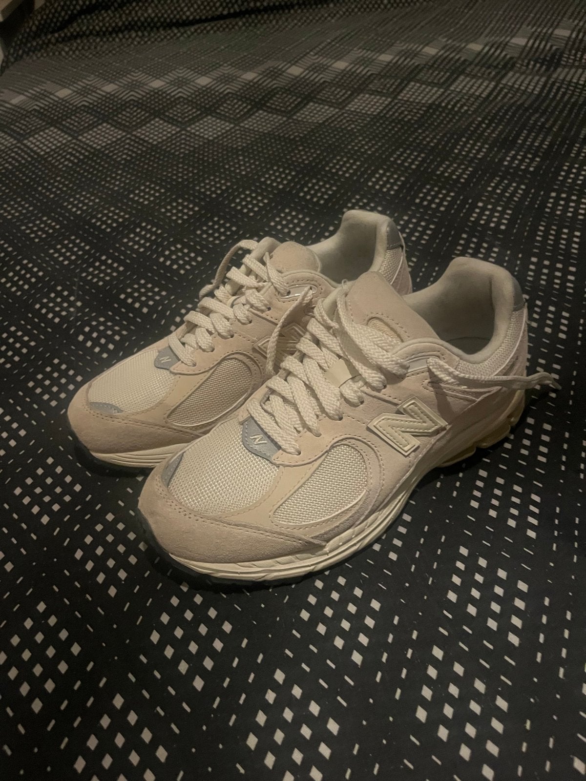 New Balance 2002R Sneakers - Maat 38, Ophalen of Verzenden, Zo goed als nieuw, Beige, Sneakers of Gympen
