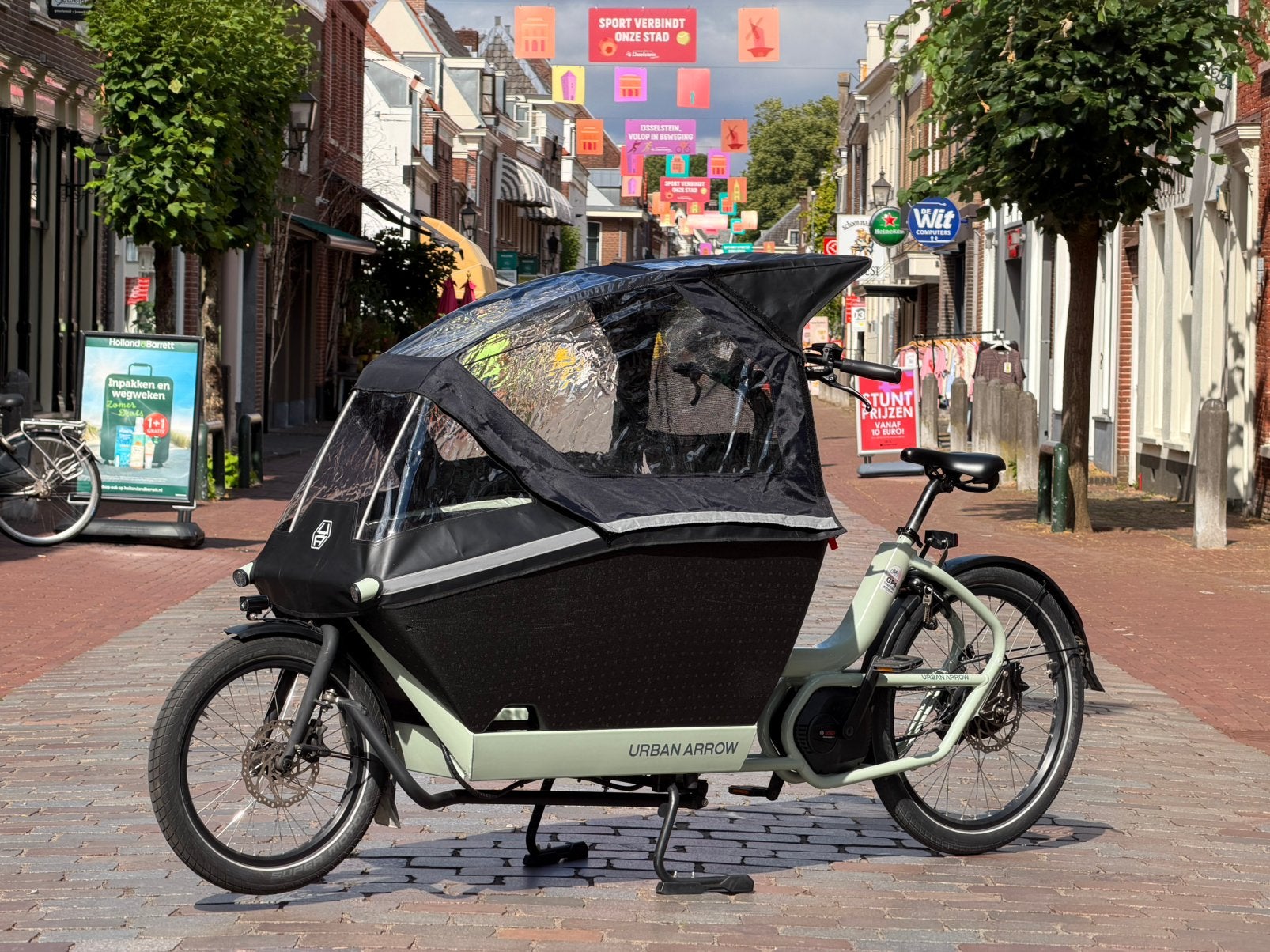 Urban Arrow Family Performance Plus AUTO | 2x400Wh | 2025, Fietsen en Brommers, Fietsen | Bakfietsen, 3 kinderen, Huif, Zo goed als nieuw