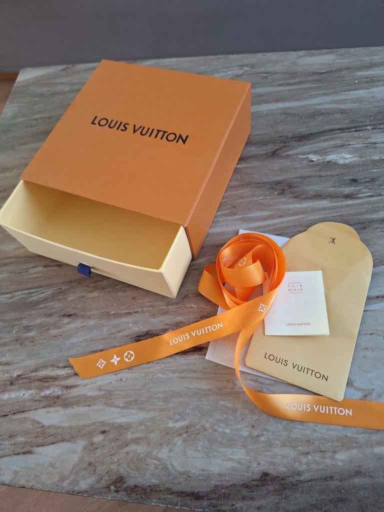 Louis Vuitton doos met lint + enveloppe, Ophalen of Verzenden