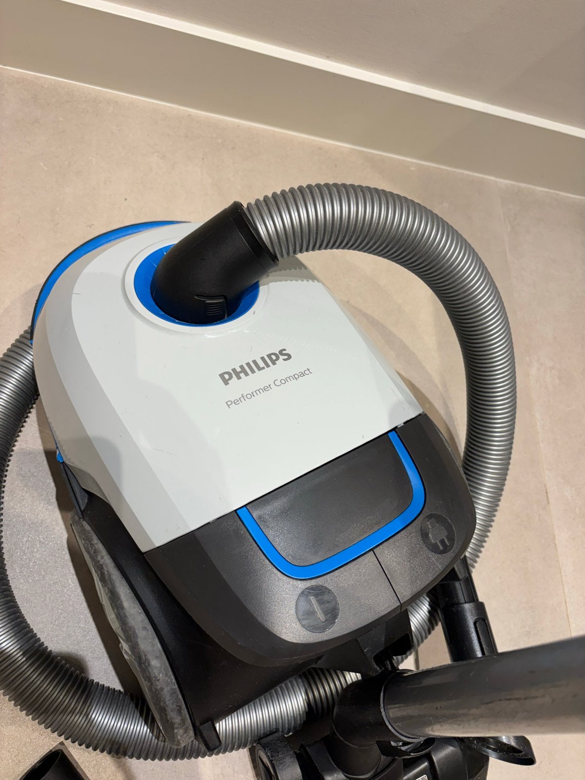 Philips Performer Compact stofzuiger met TriActive mondstuk, Witgoed en Apparatuur, Stofzuigers, Gebruikt, Philips, Ophalen, Stofzak