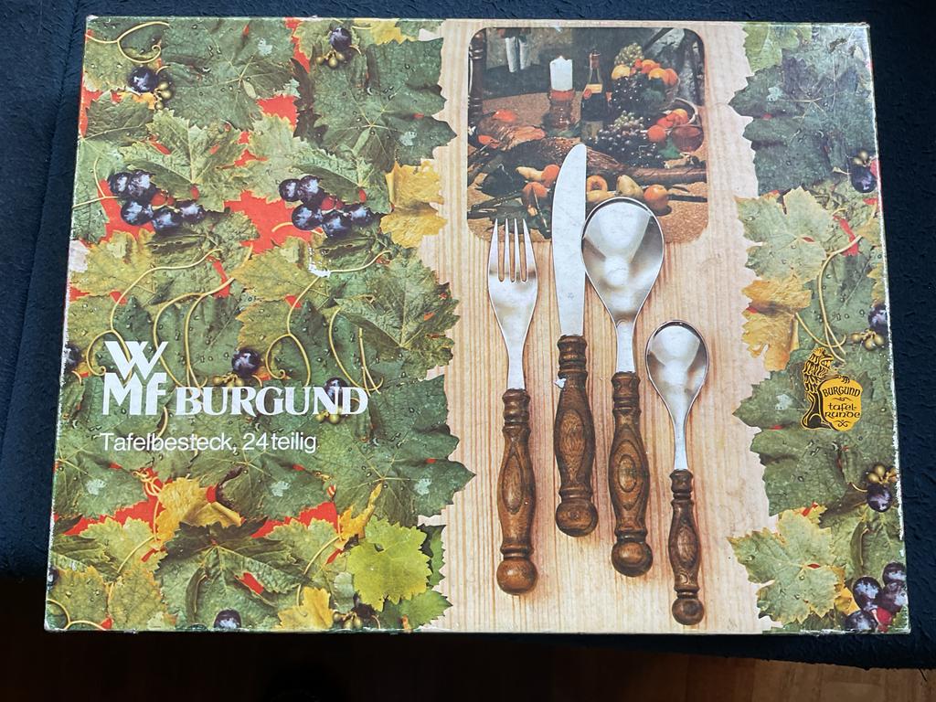 WMF Burgund 24-delig bestekset - Zeer goede staat, Antiek en Kunst, Ophalen of Verzenden